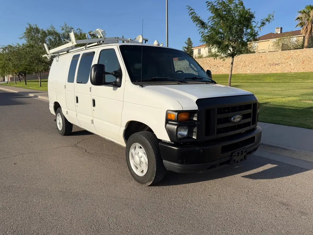 2012 Ford E-Series E-150 Van photo 4