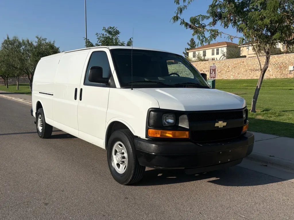 2015 Chevrolet Express Work Van 3500 Extended photo 4