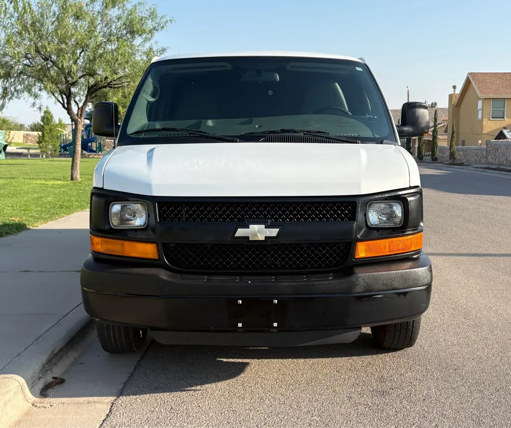 2015 Chevrolet Express Work Van 3500 Extended photo 3