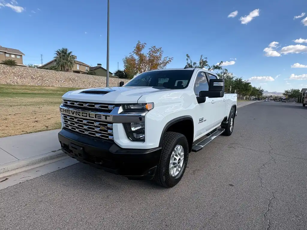 2020 Chevrolet Silverado HD LT 4WD Crew Cab Standard Box's photo