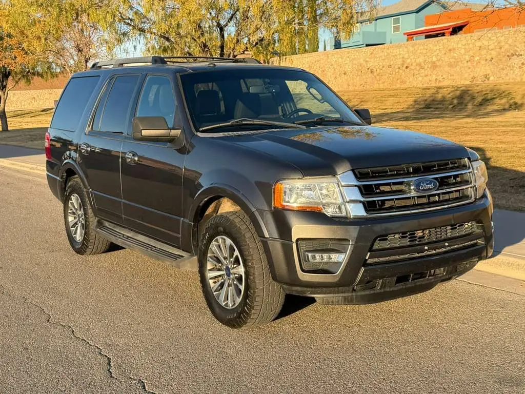 2017 Ford Expedition XLT photo 3