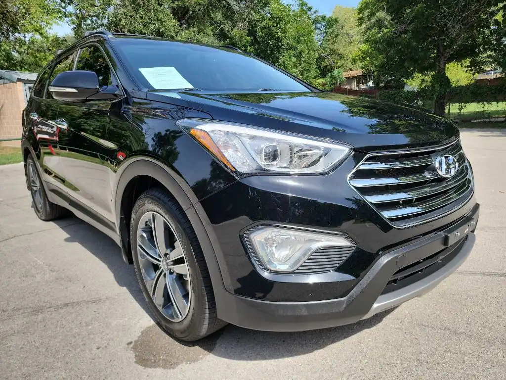 2015 Hyundai Santa Fe GLS's photo