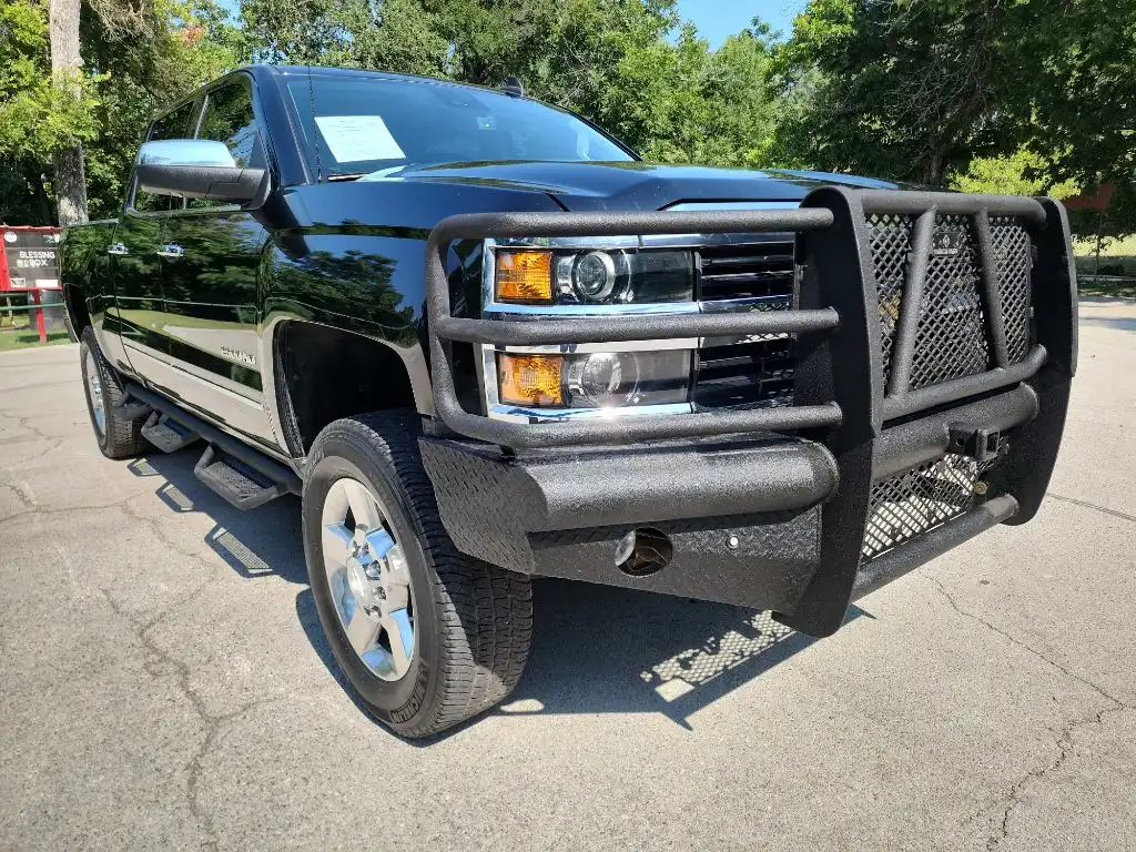 2016 Chevrolet Silverado HD LTZ 4WD Crew Cab Standard Box's photo