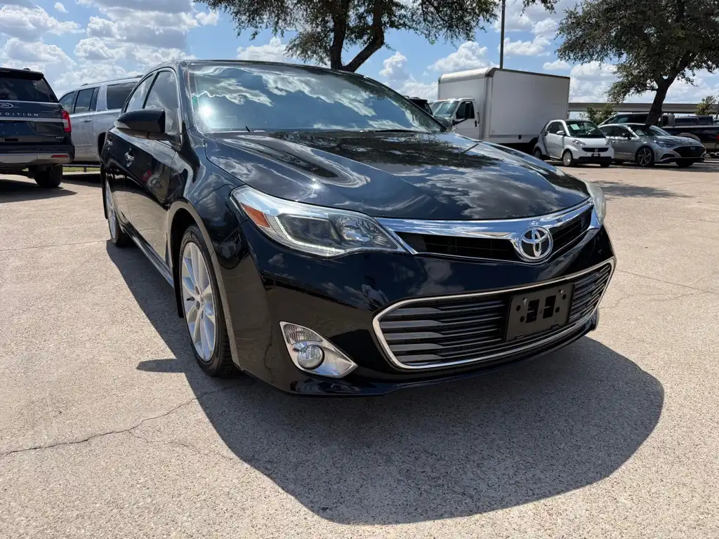 2013 Toyota Avalon XLE's photo