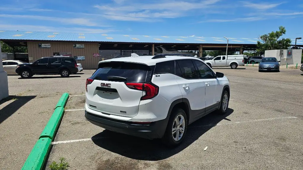 2021 GMC Terrain SLE AWD photo 3