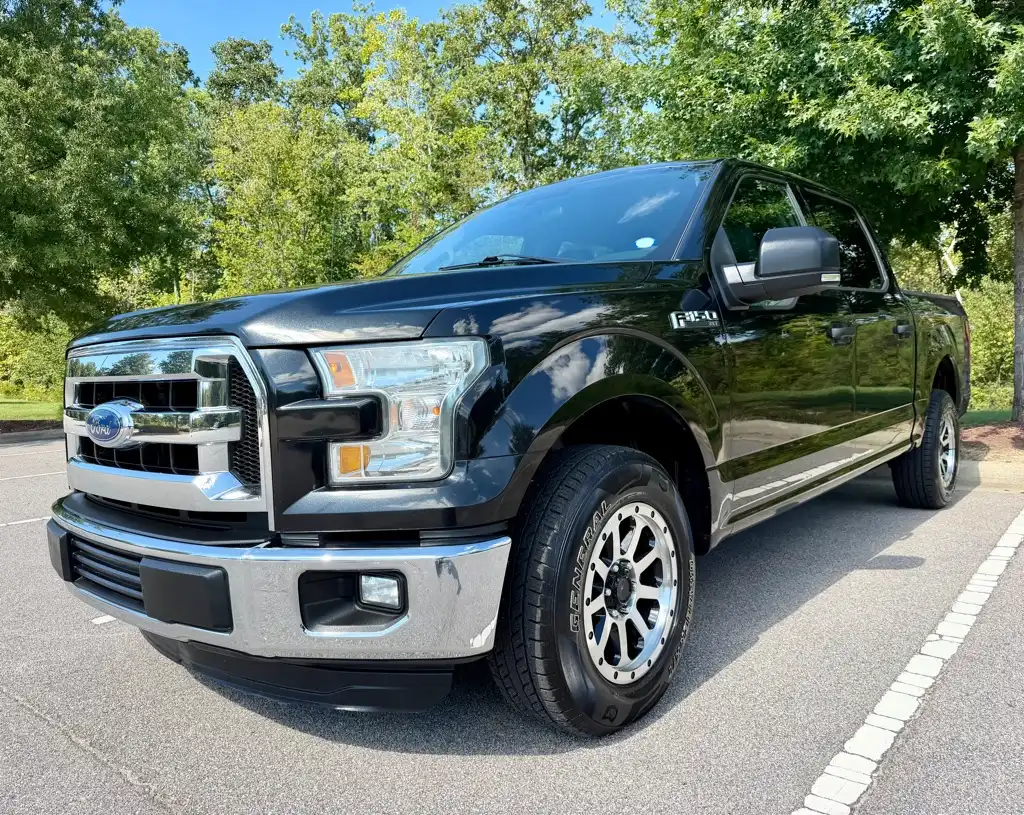 2015 Ford F-150 XLT SuperCrew 145 in's photo