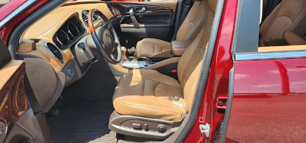 2016 Buick Enclave Leather AWD photo 4