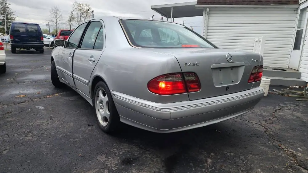2002 Mercedes-Benz E-Class E430 4Matic photo 4
