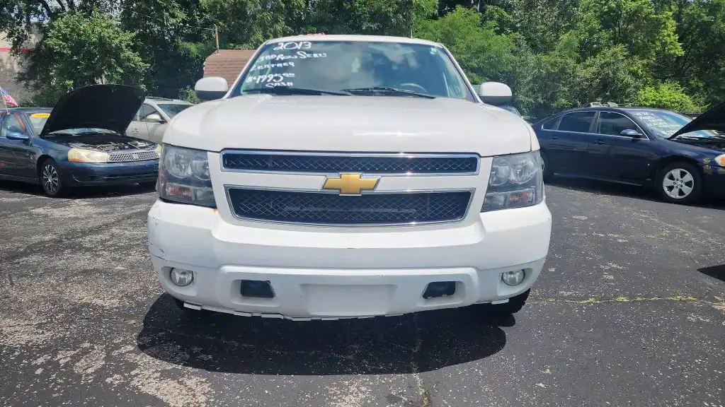 2013 Chevrolet Suburban 4WD 1500 LT's photo