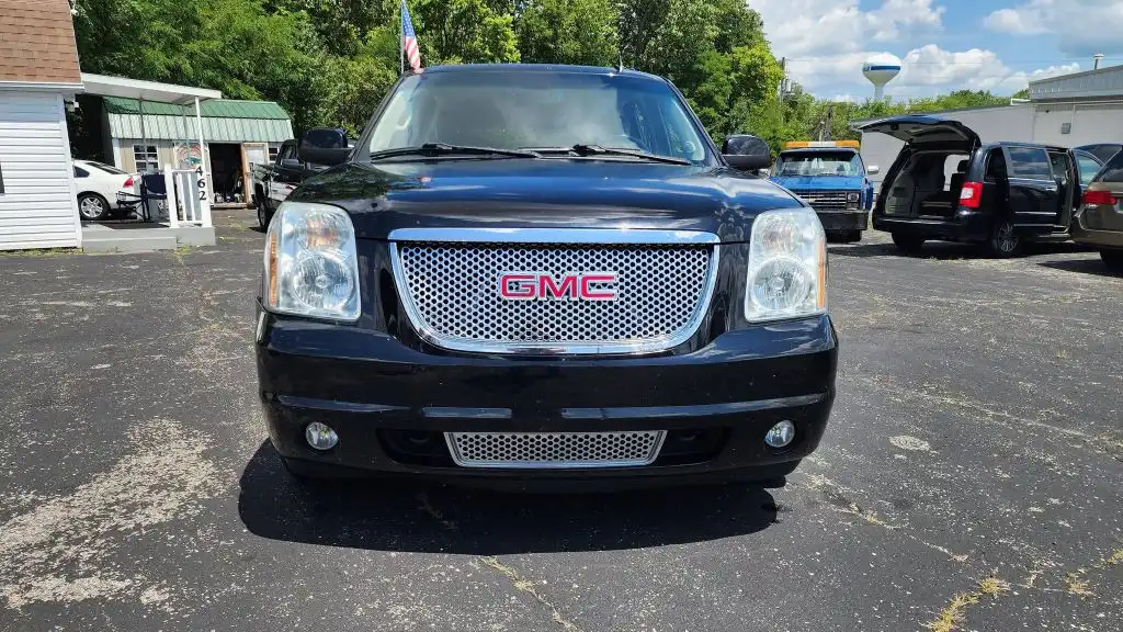 2013 GMC Yukon Denali AWD's photo