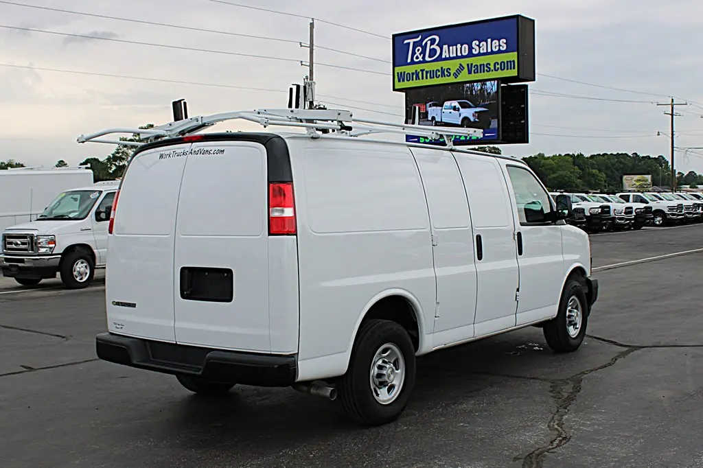 2024 Chevrolet Express Work Van HD 2500 photo 5