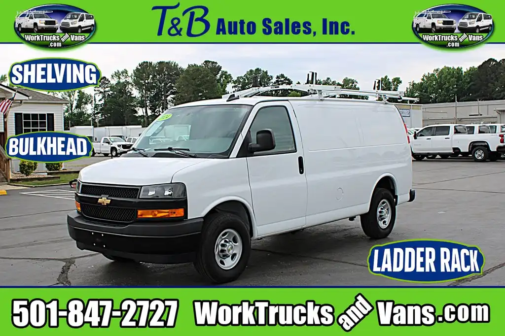 2024 Chevrolet Express 2500 Work Van HD's photo