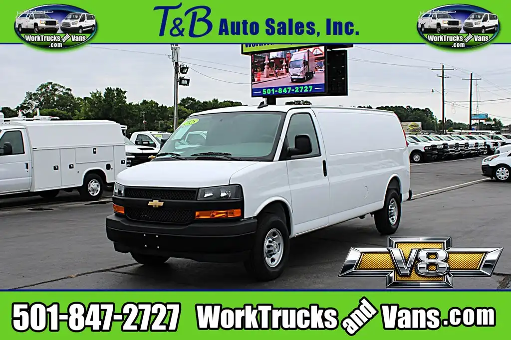 2025 Chevrolet Express 2500 Extended Work Van HD's photo