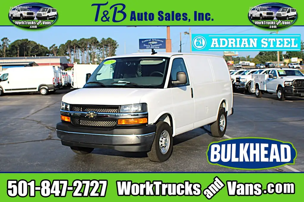 2024 Chevrolet Express 2500 Work Van HD photo 1