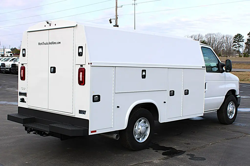 2025 Ford E-Series SRW E-350 Super Duty 138 in WB photo 5