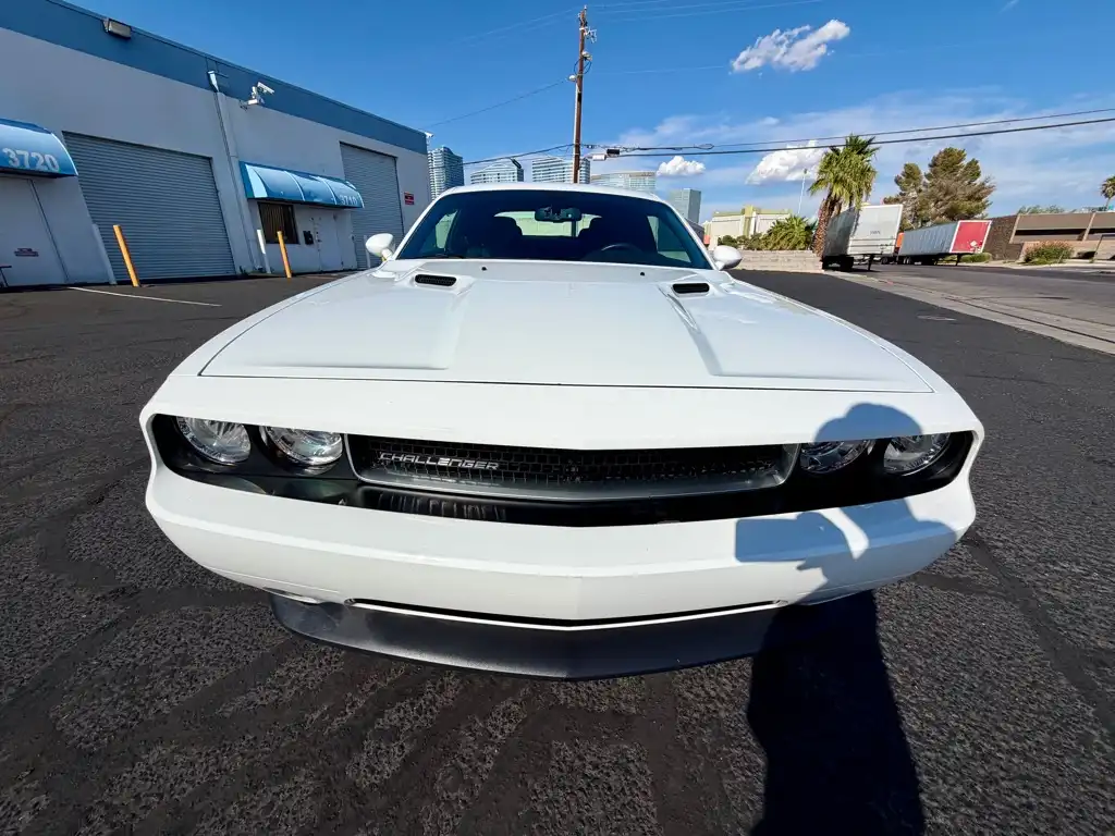 2014 Dodge Challenger SXT's photo