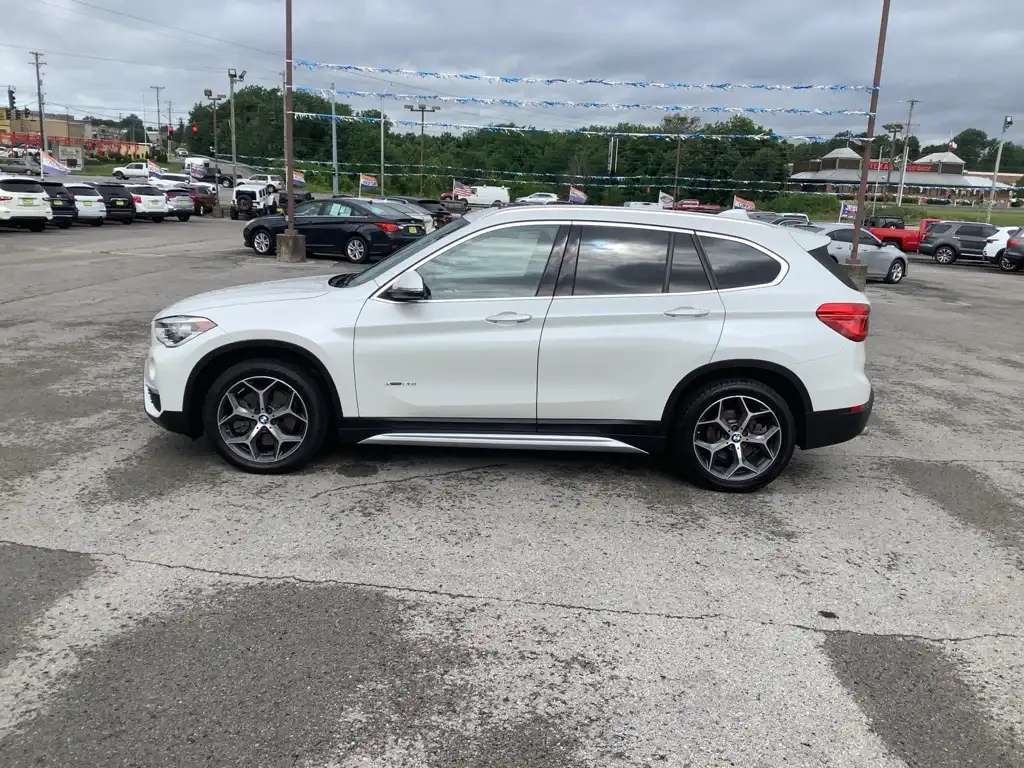 2016 BMW X1 xDrive28i's photo