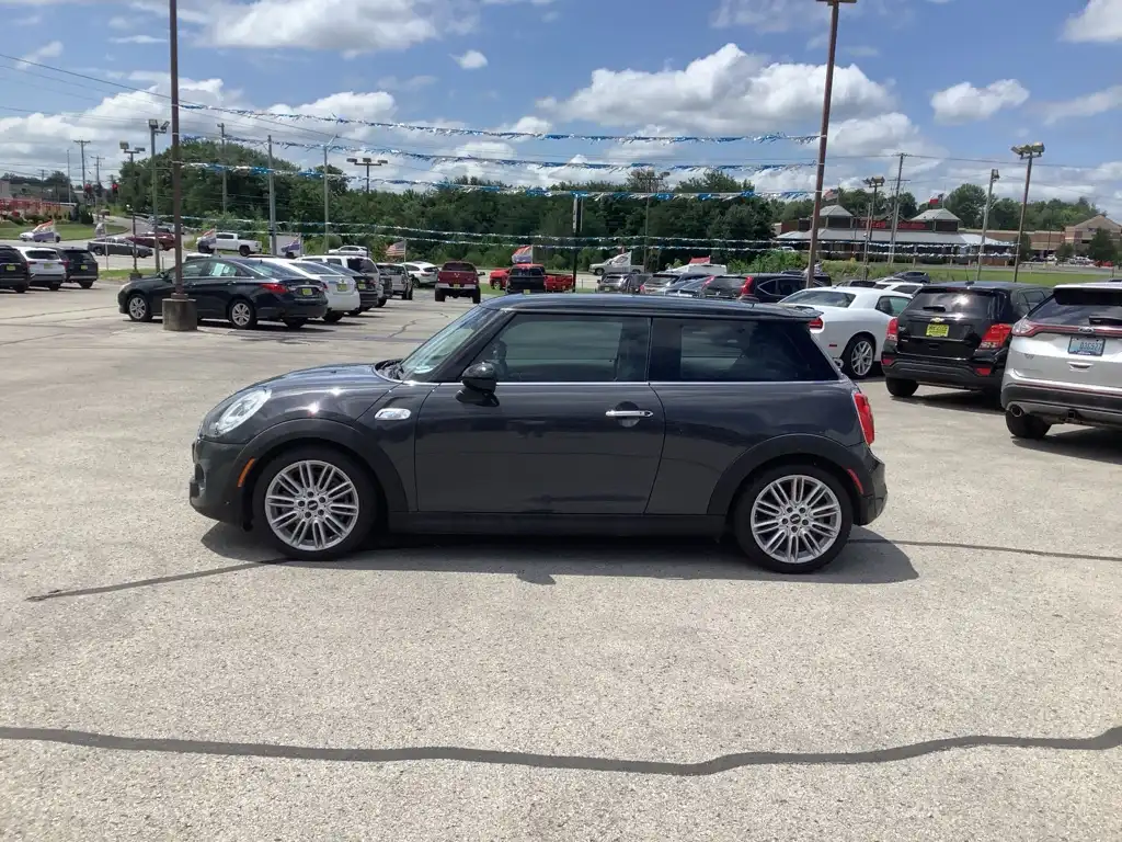 2014 MINI Cooper S's photo