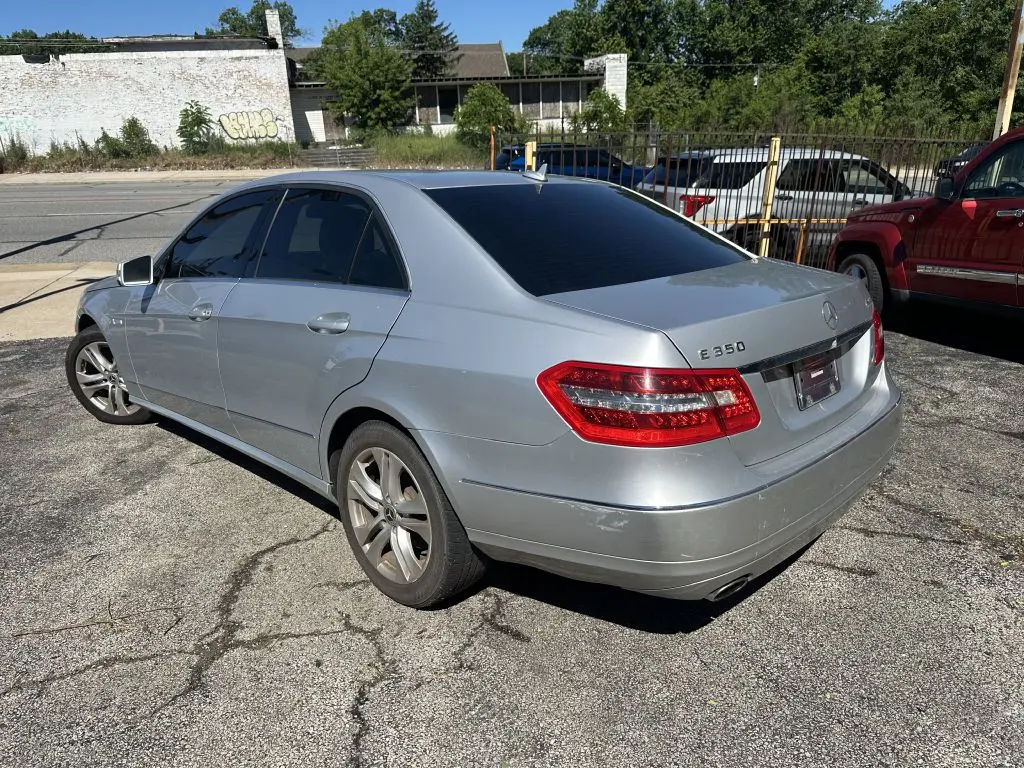 2010 Mercedes-Benz E-Class E350 Luxury 4MATIC photo 5