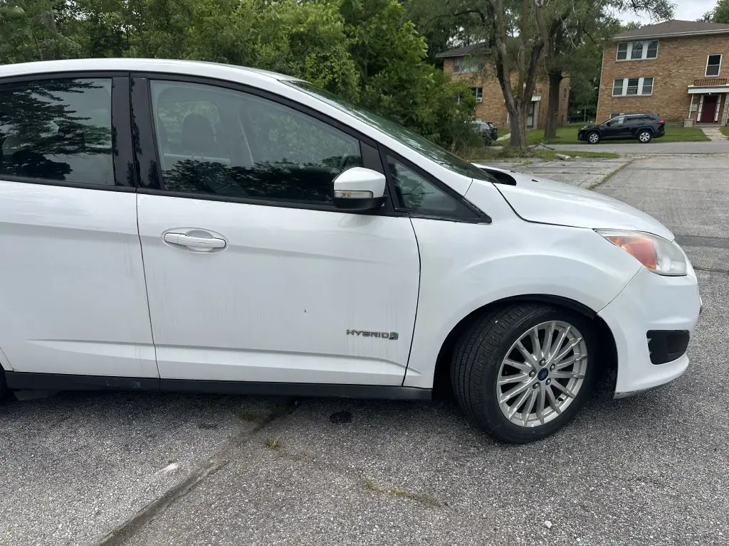 2015 Ford C-Max Hybrid SE photo 3