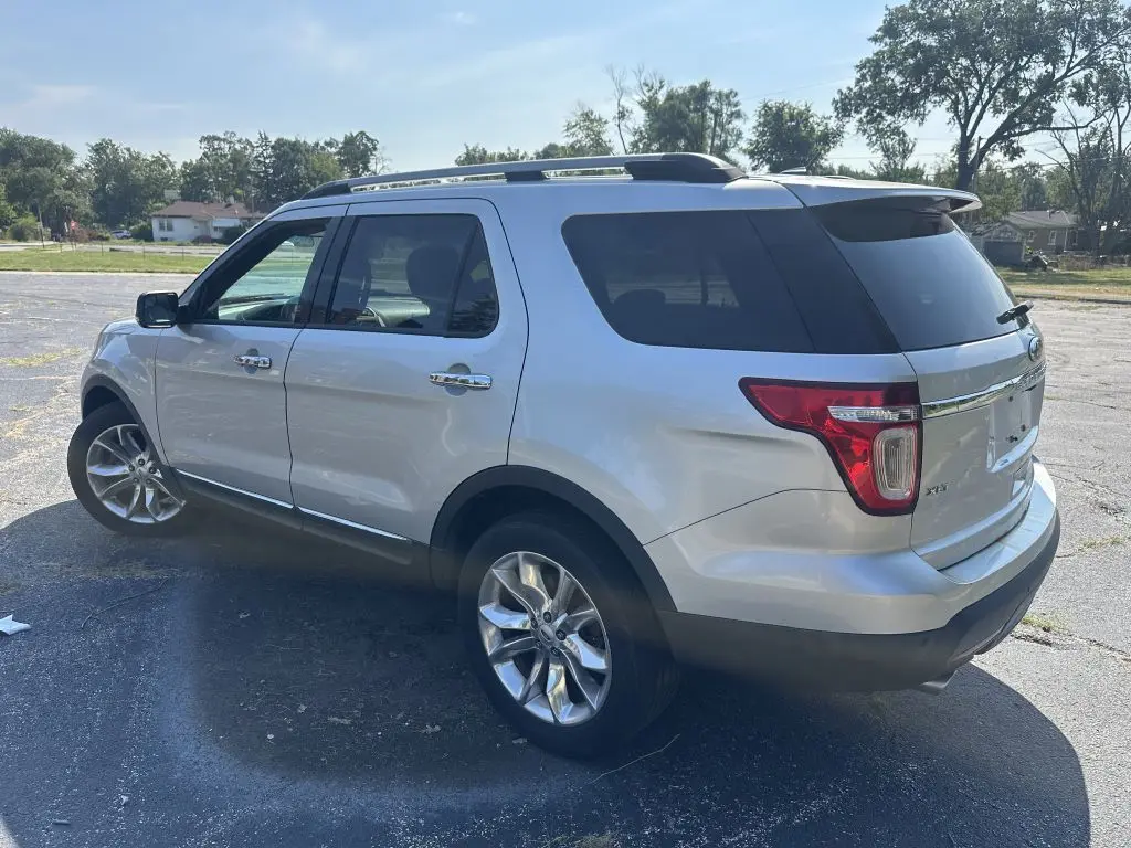 2014 Ford Explorer XLT photo 5