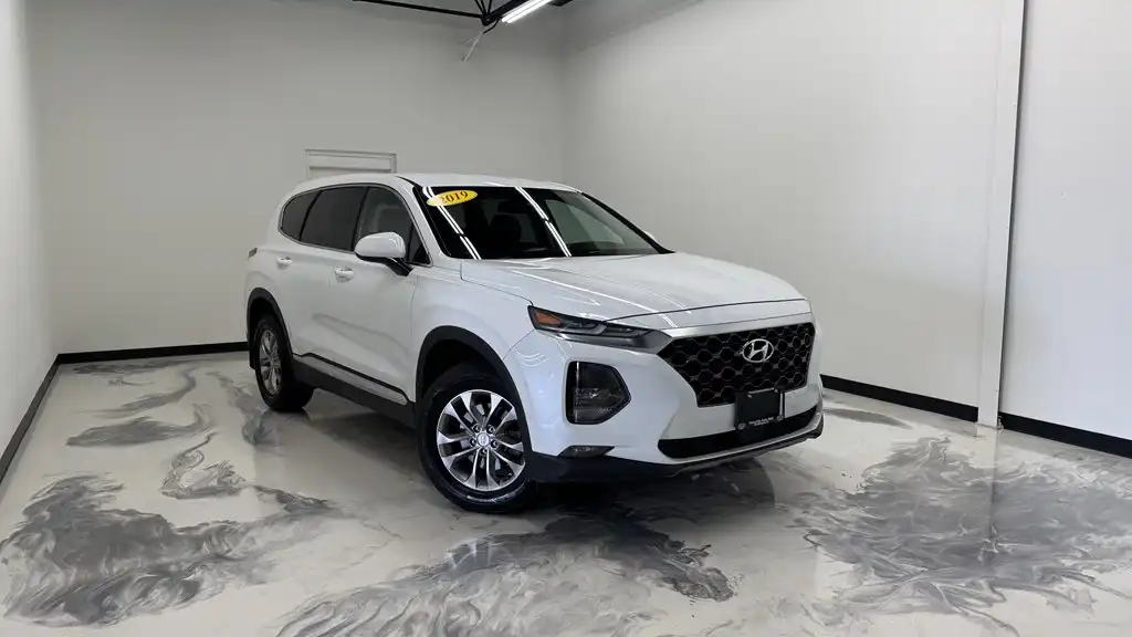 2019 Hyundai Santa Fe SEL 2.4's photo