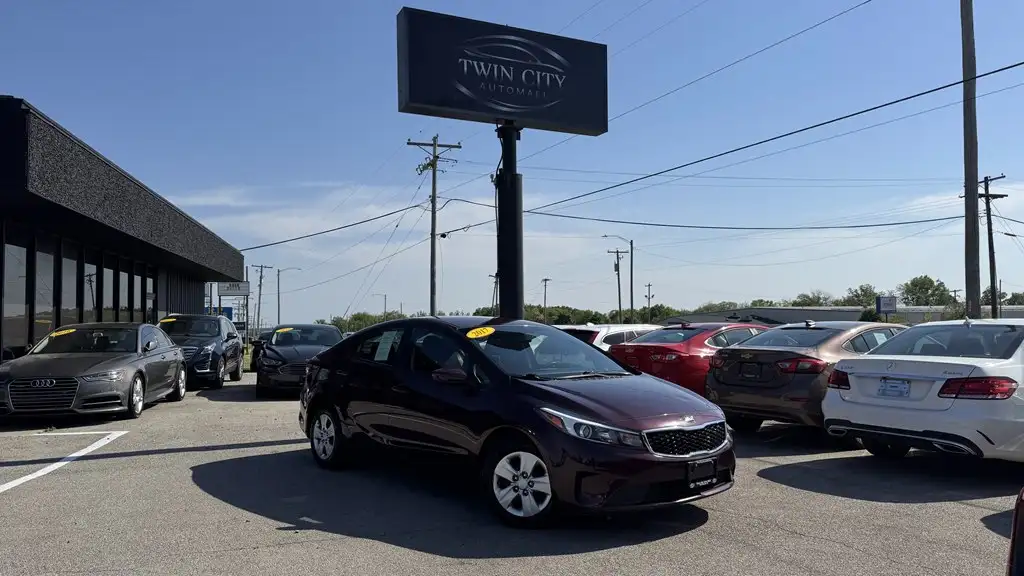 2017 Kia Forte LX AT's photo