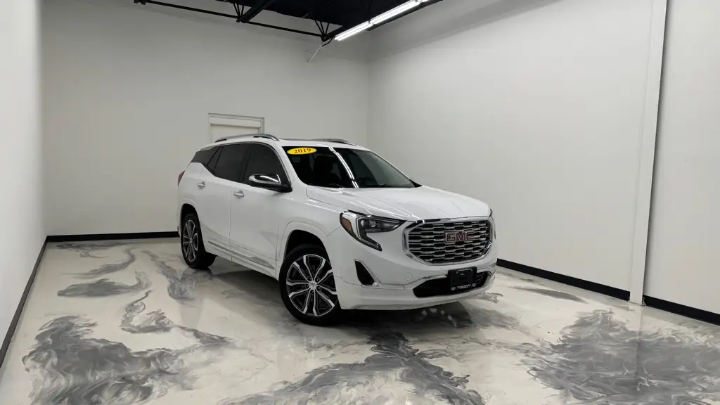 2019 GMC Terrain Denali AWD photo 1