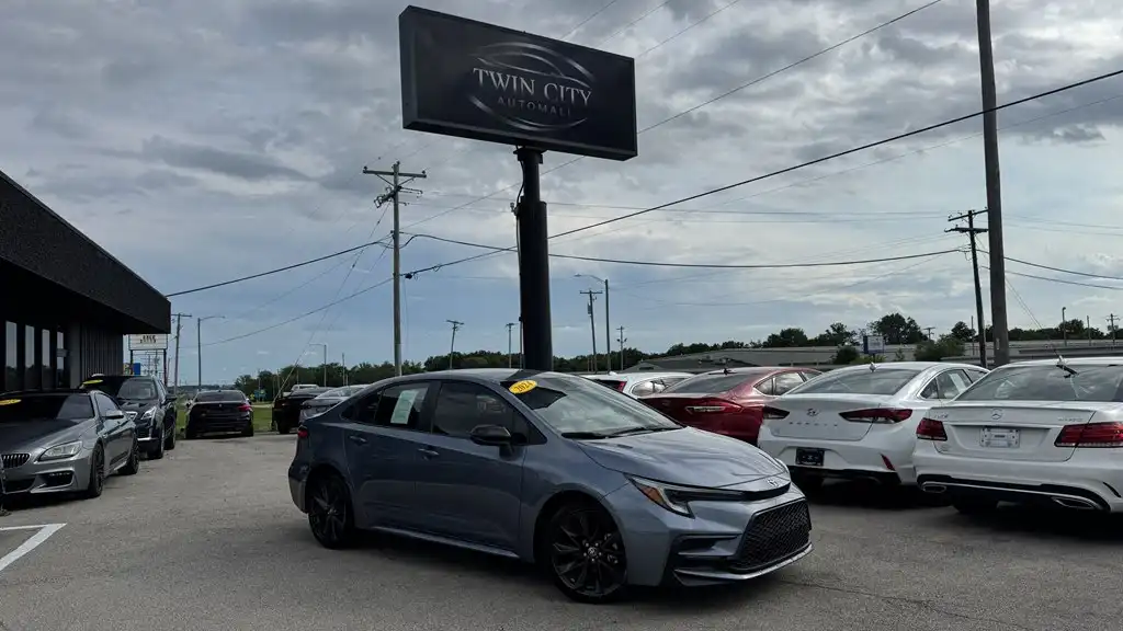 2024 Toyota Corolla SE CVT's photo