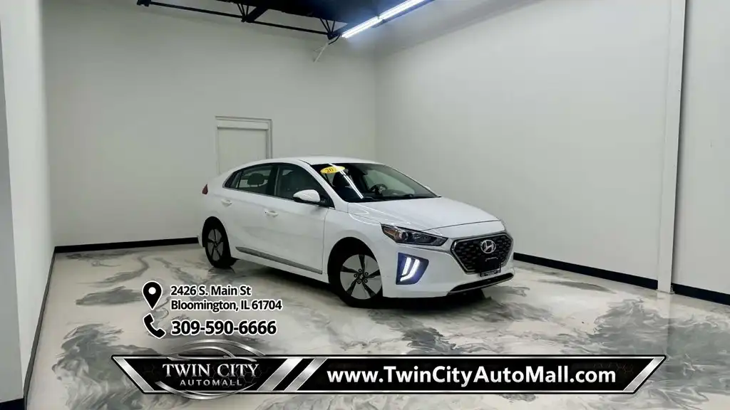 2021 Hyundai Ioniq Hybrid SE's photo