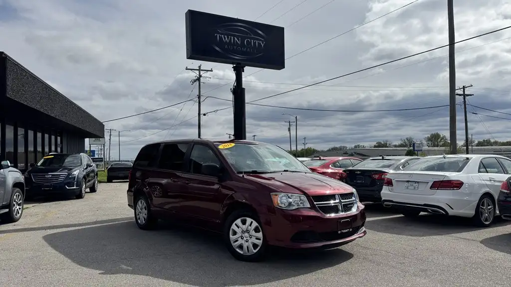 2018 Dodge Grand Caravan SE's photo