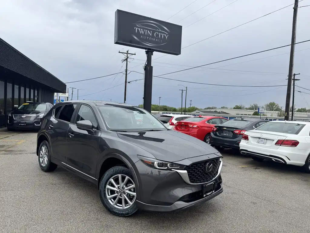 2024 Mazda CX-5 S Select Package Auto AWD's photo