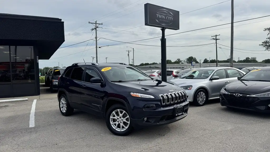 2015 Jeep Cherokee Latitude 4X4 photo 1