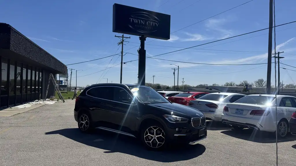 2019 BMW X1 xDrive28i's photo