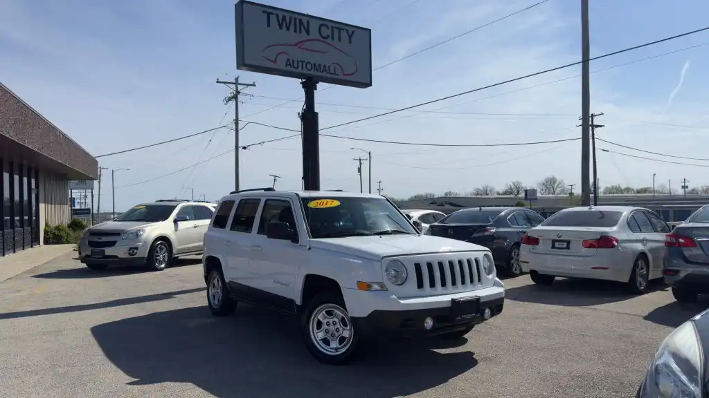 2017 Jeep Patriot Sport's photo
