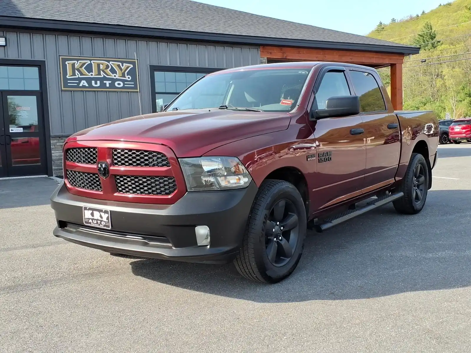 2017 RAM 1500 Express 4x4 Crew Cab 5'7's photo