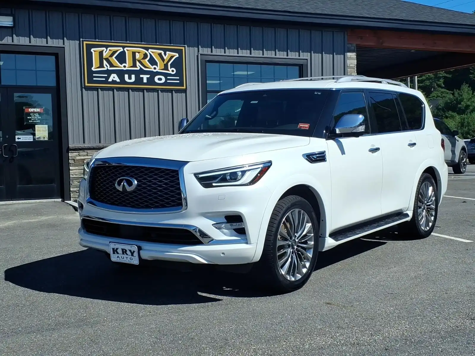 2021 INFINITI QX80 Sensory 4WD's photo