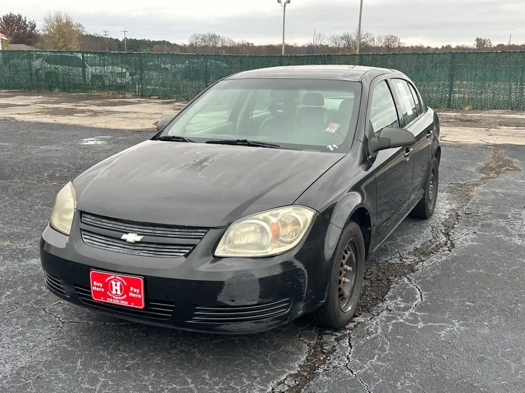 2010 Chevrolet Cobalt LS Sedan's photo