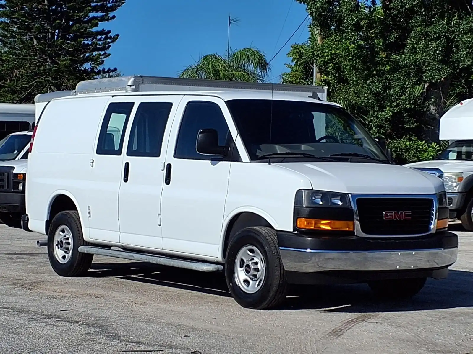 2021 GMC Savana 2500's photo