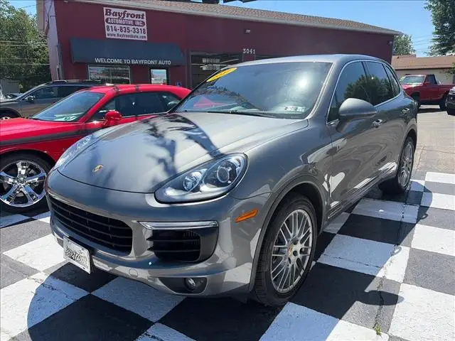 2017 Porsche Cayenne S photo 1