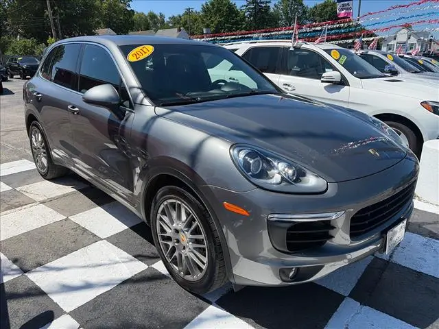 2017 Porsche Cayenne S photo 4