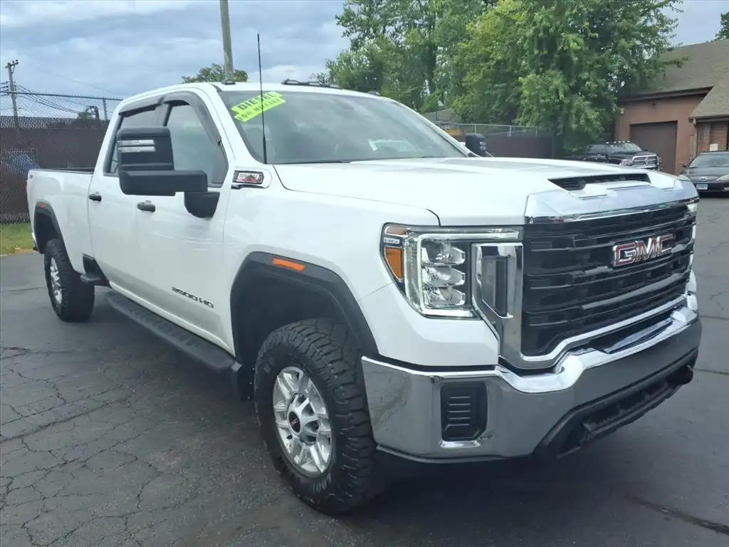 2023 GMC Sierra 4WD Crew Cab Standard Box Pro's photo