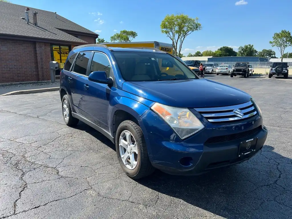 2008 Suzuki XL-7 AWD Premium 7-Passenger's photo
