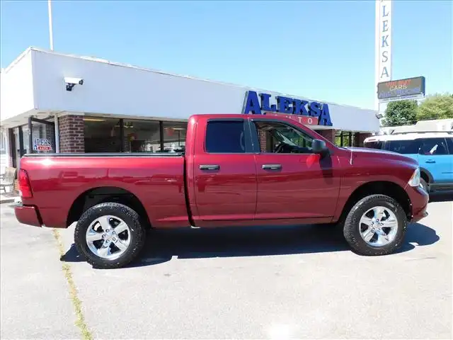 2017 RAM 1500 Express 4WD Quad Cab 6'4's photo