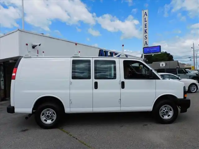 2024 GMC Savana 2500's photo