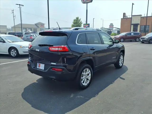 2014 Jeep Cherokee Latitude 4X4 photo 3