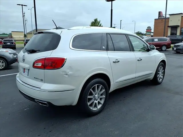 2017 Buick Enclave Leather AWD photo 3