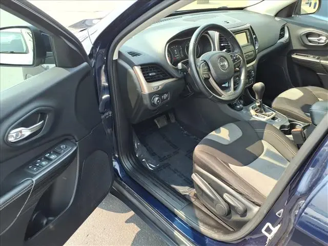 2014 Jeep Cherokee Latitude 4X4 photo 5