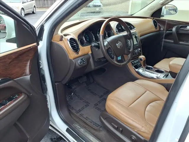 2017 Buick Enclave Leather AWD photo 5