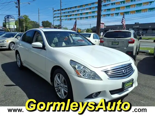 2011 INFINITI G Journey 25's photo